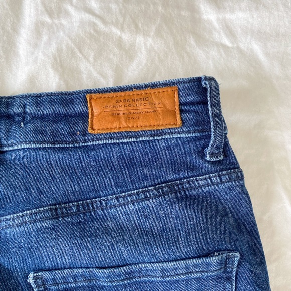 2/$50💙 CLOSET CLEAN OUT: Zara striped skinny jeans - Picture 7 of 9